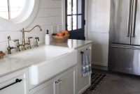 Coastal Blue and White Decor: Natural Beach Style Inspiration