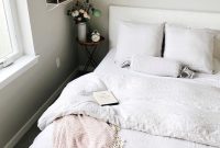 Cozy Small Apartment Bedroom Ideas Inspired by Courtney