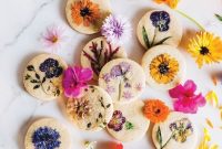 Creative Ways to Use Edible Flowers in Cooking and Drinks