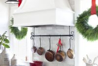 Inspired Christmas Kitchen Decorating Ideas for Festive Entertaining
