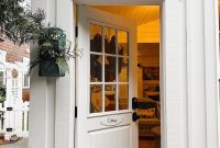 400-Square-Foot Tiny Cottage Christmas Home Tour