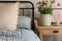 Spring Bedroom Decor Inspiration: Sunday Strolls and Scrolling Ideas