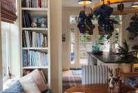 Nancy Meyers–Style Coastal Christmas: 9+ Cottage Decor Ideas