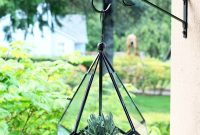 Small Rewards Without Chocolate: Hanging Faceted Terrarium Ideas