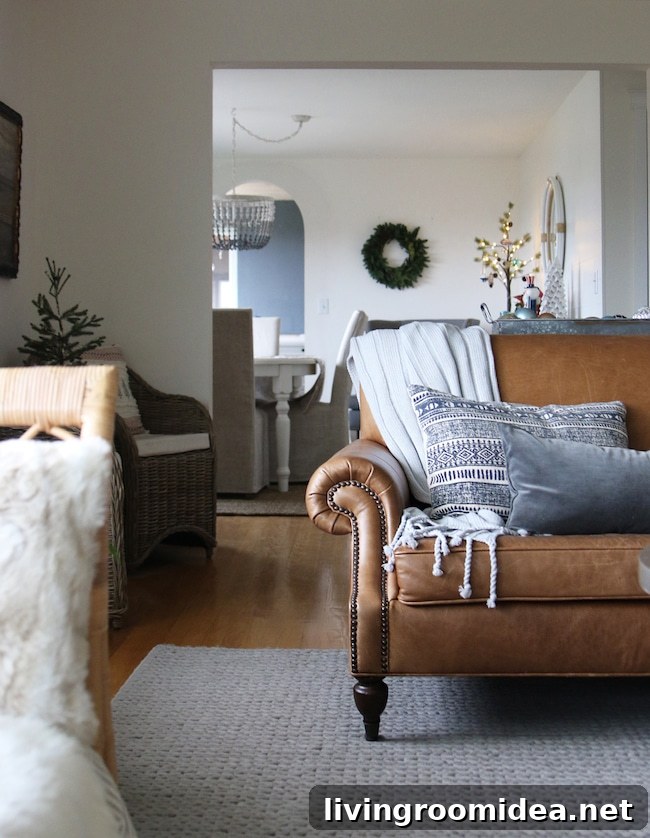 Leather sofa, gray chunky cable knit rug
