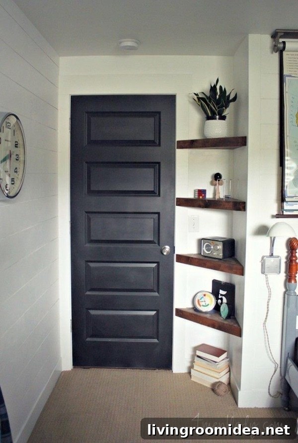 Small or Missing Entryway? Space-Saving Solutions and Ideas 13 Solutions for a Small Entry or a Non-Existent Entry