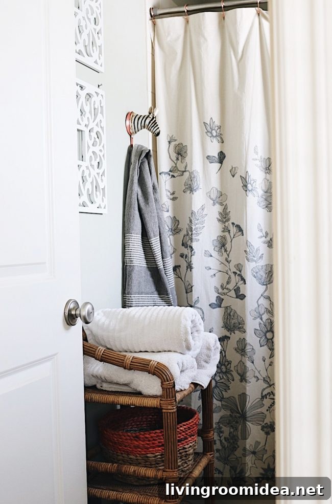 Inside a Stylish Seattle Townhouse: Photo Tour & Design Ideas 16 Townhouse Decorating - Small Bathroom