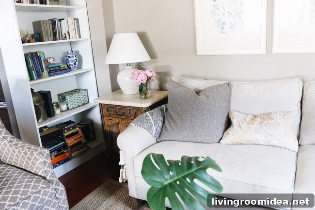 Inside a Stylish Seattle Townhouse: Photo Tour & Design Ideas 5 Townhouse Living Room