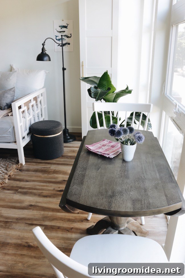 Seattle Apartment Dining Ideas for Small Spaces: Stylish Layouts 16 Small dining area - drop leaf table