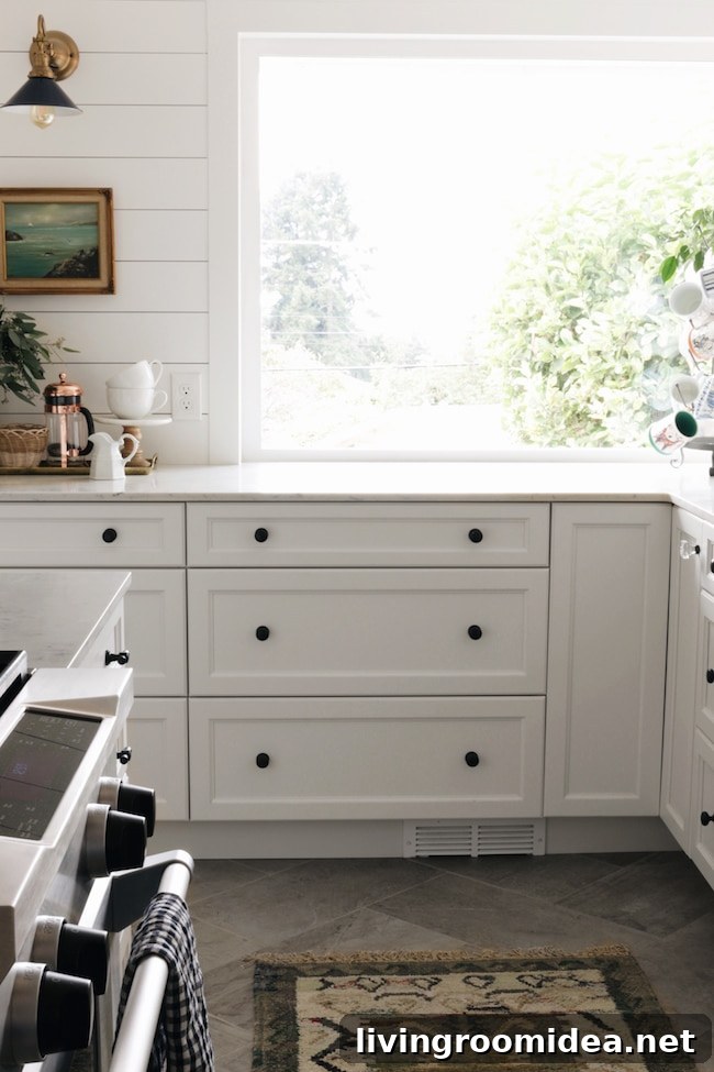  - Farmhouse Holiday Tour Kitchen - 