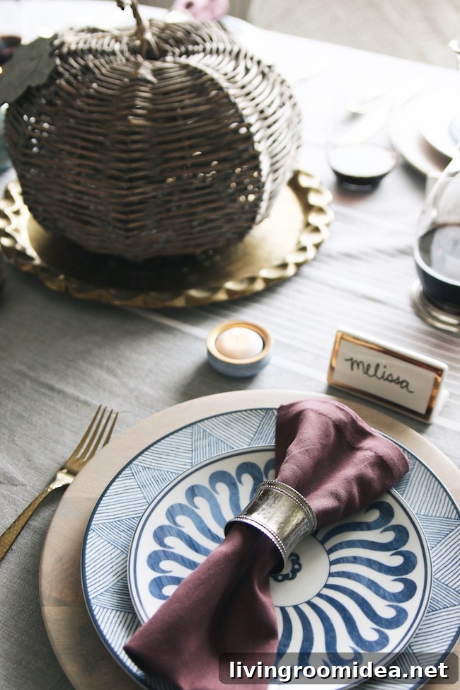 Fal Tablescape - Farmhouse Holiday Tour Dining Room - 