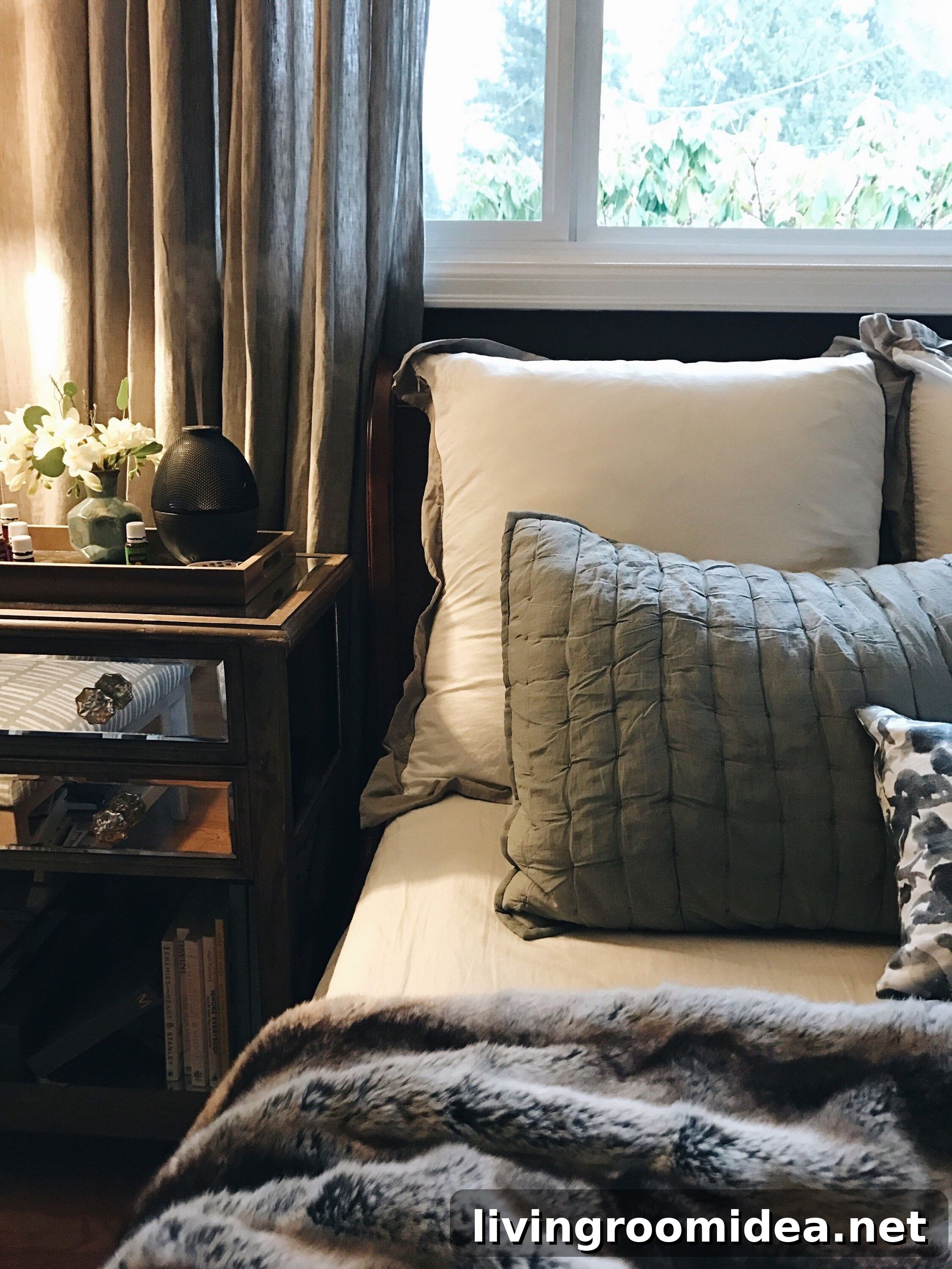 Smells Like Christmas: Holiday Fragrances + Exclusive Deal Inside 7 Essential Oils and Diffuser - The Inspired Room
