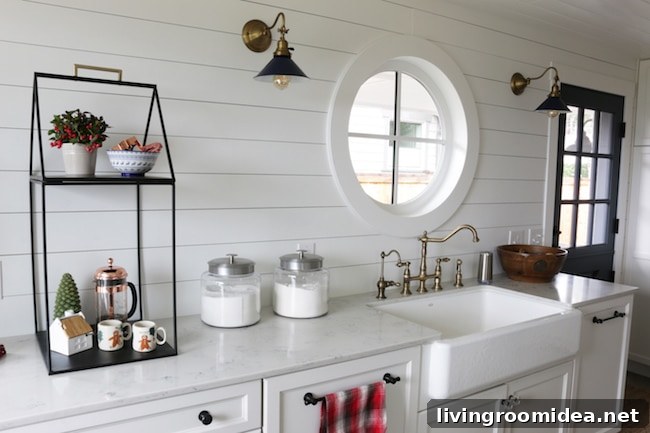 Christmas Display Shelf Ideas for a Cozy Kitchen Decor 5 Christmas display shelf in the kitchen