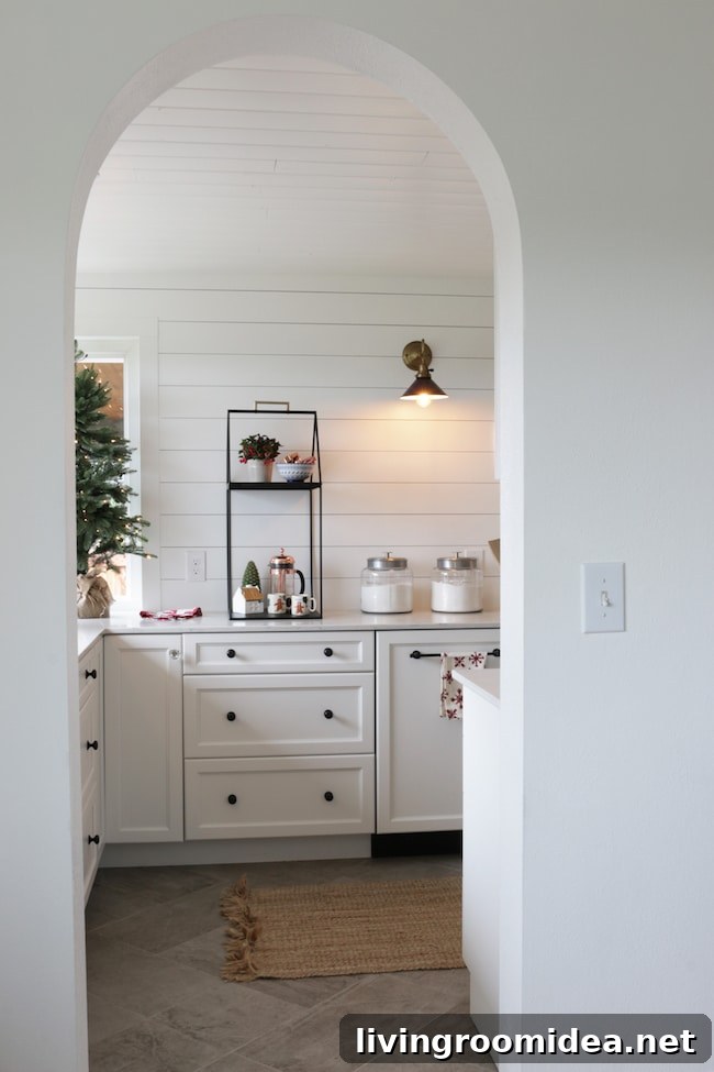Christmas Kitchen Display Shelf Ideas for Festive Decor 9 Creative Christmas display shelf in the kitchen