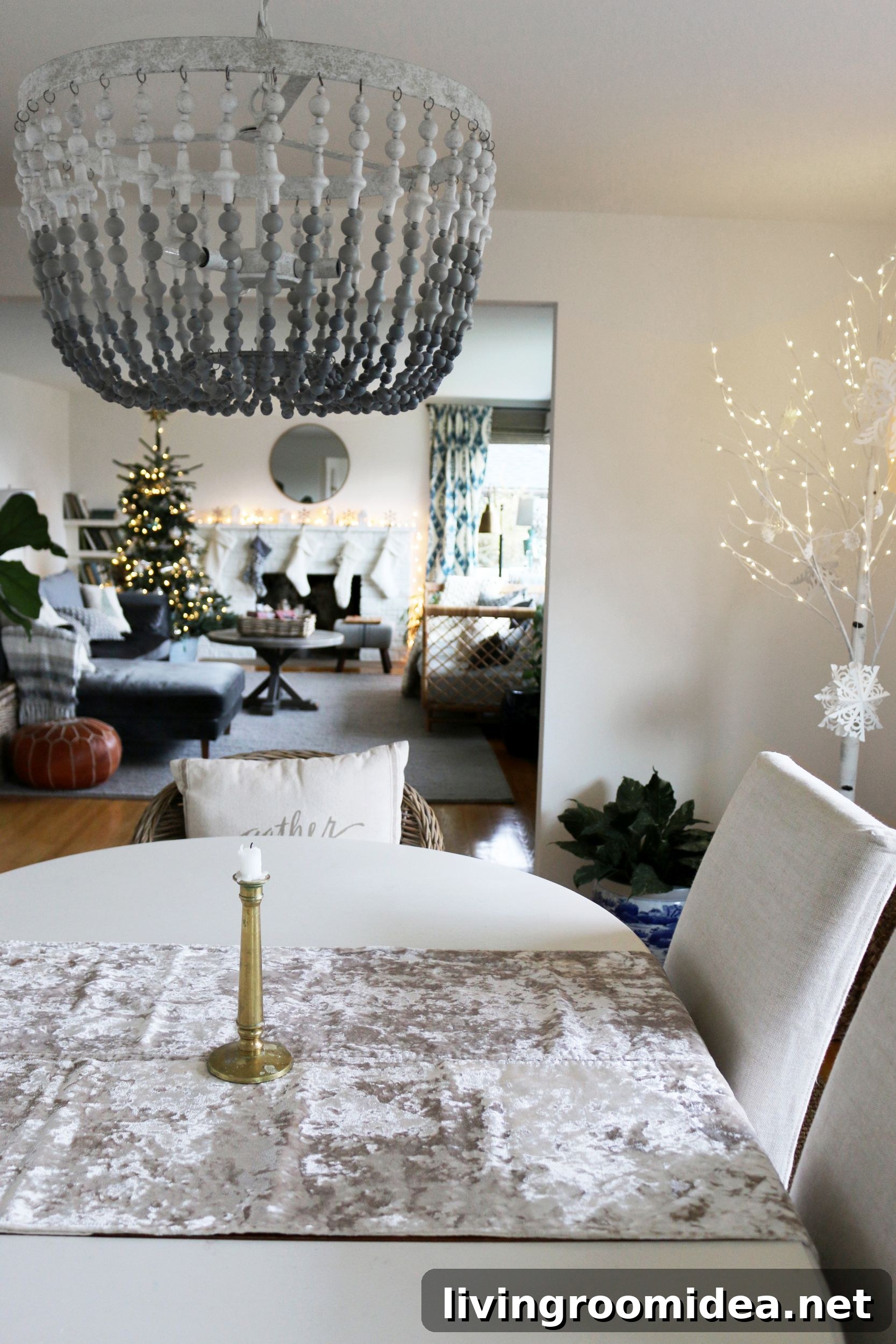 Christmas Home Tour 2017: Festive Decor Ideas for Holiday Visitors 27 Christmas Home Tour
