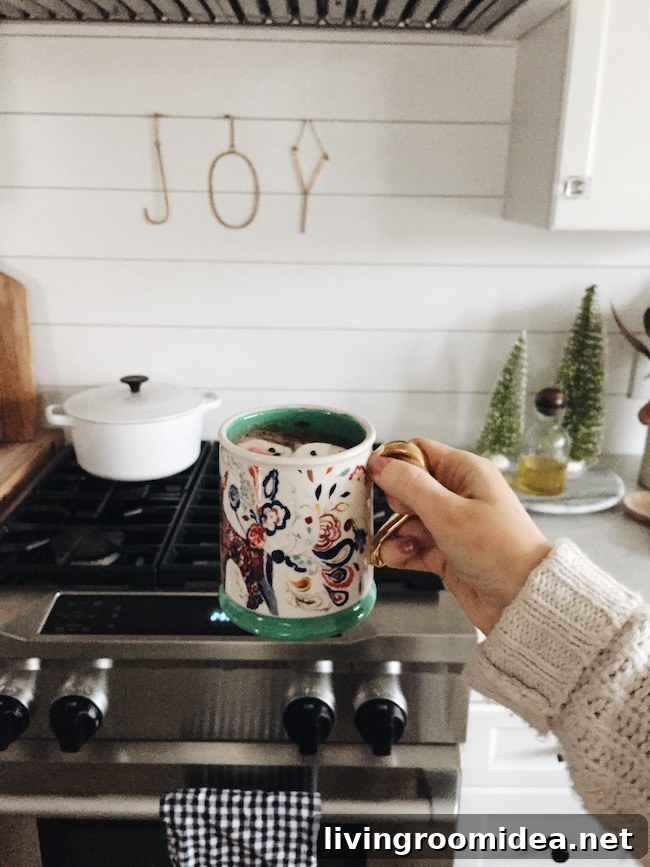 Christmas Home Tour 2017: Festive Decor Ideas for Holiday Visitors 4 img 108999 3 1