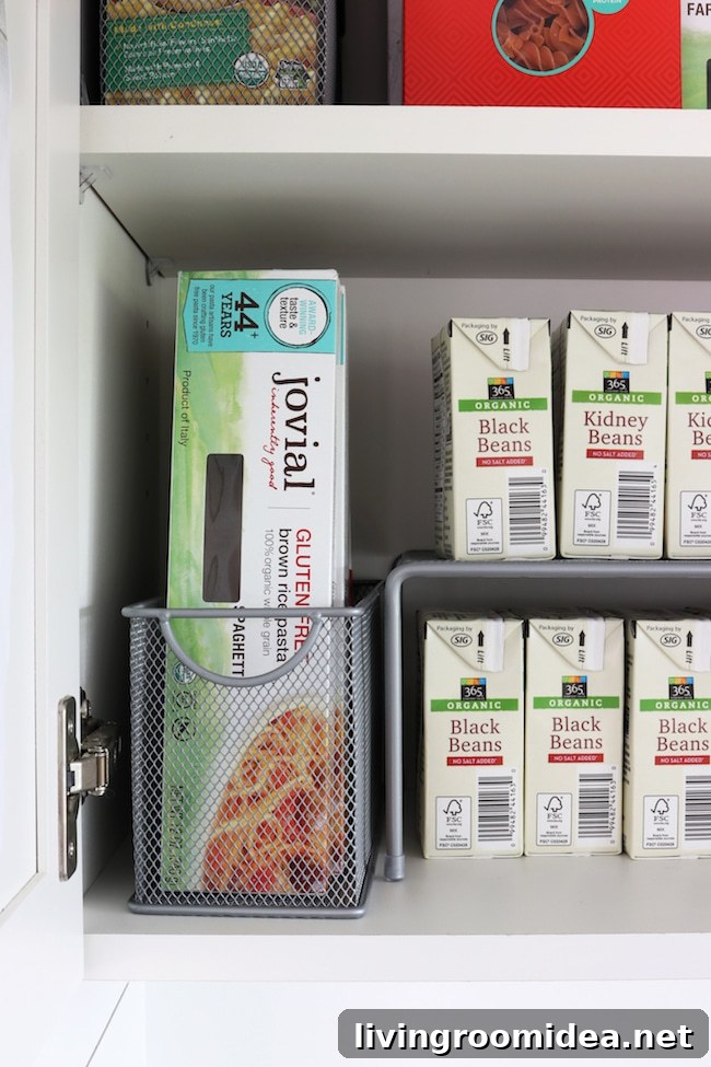 Small Kitchen Organization Tips: Maximize Space and Efficiency 17 img 112211 17 1