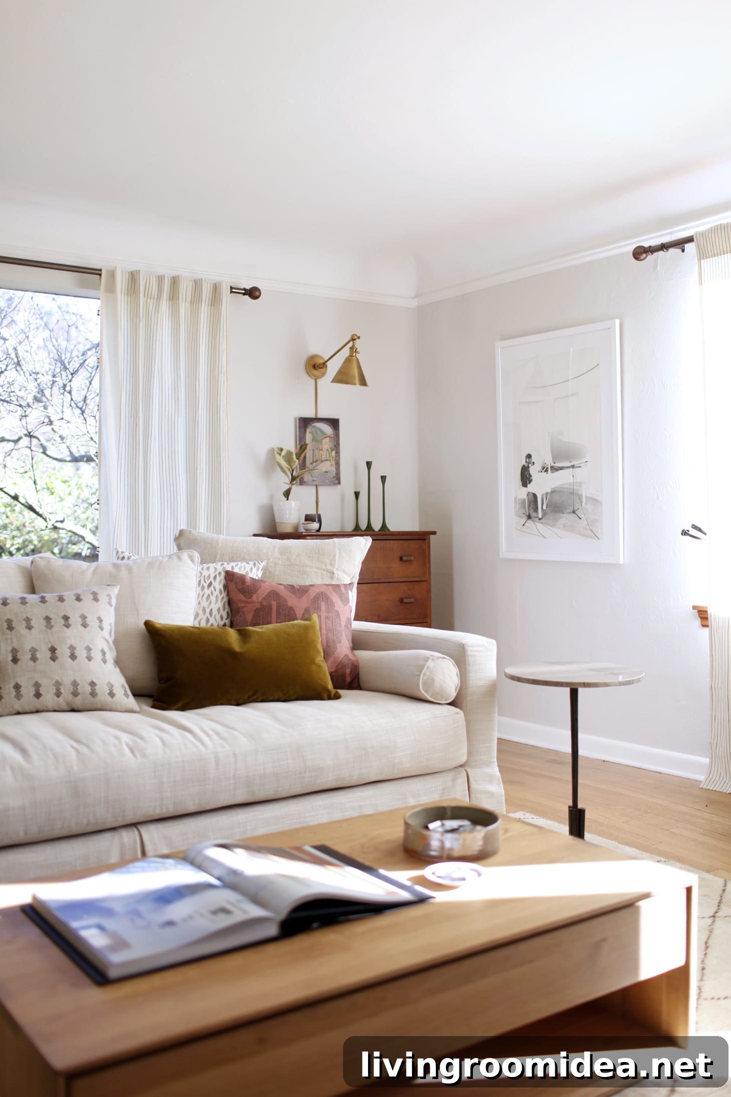 White sofa Coco Kelley