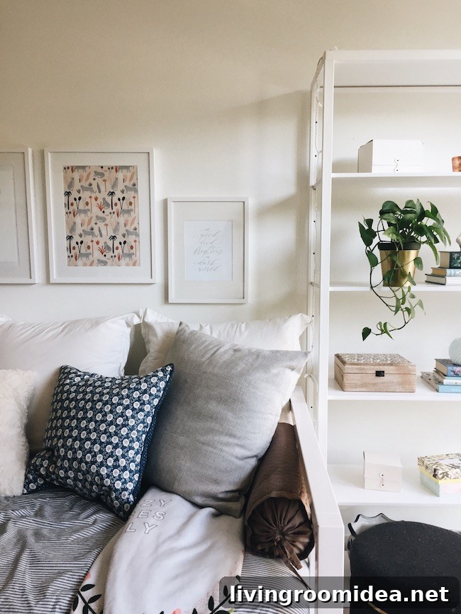 Inside Courtney’s Seattle Studio: Stylish Small-Apartment Tour 11 img 114598 10