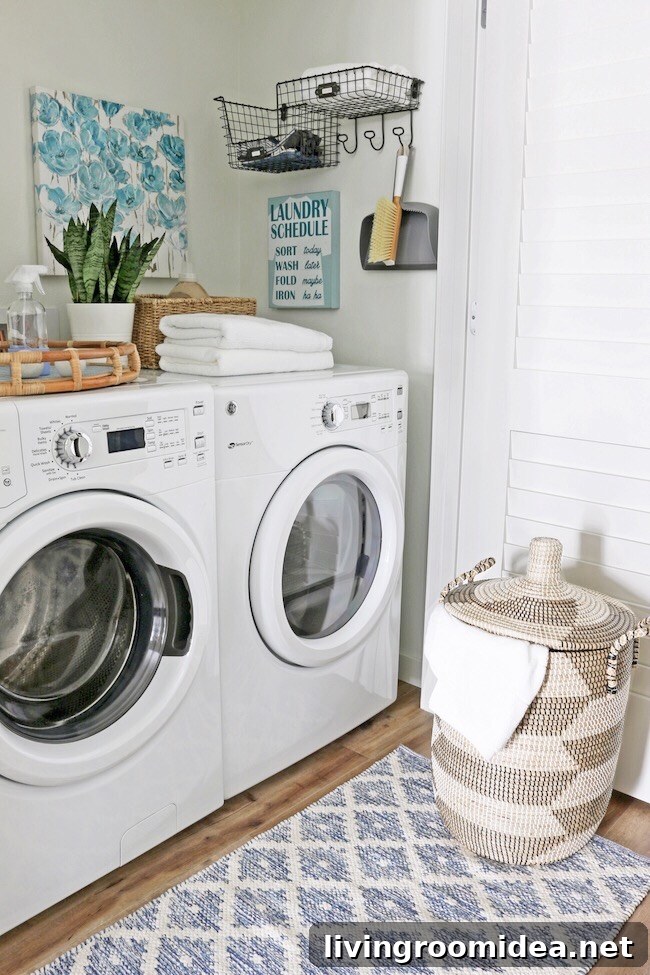 Inside Courtney’s Seattle Studio: Stylish Small-Apartment Tour 20 img 114598 19