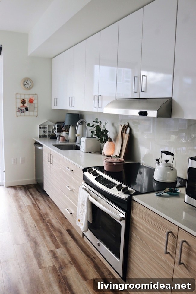 Inside Courtney’s Seattle Studio: Stylish Small-Apartment Tour 5 img 114598 4