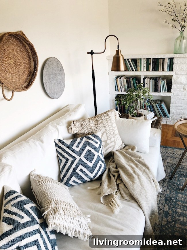 Coastal Blue and White Home Decor: Natural Beach Style Ideas 3 Blue and white decorating