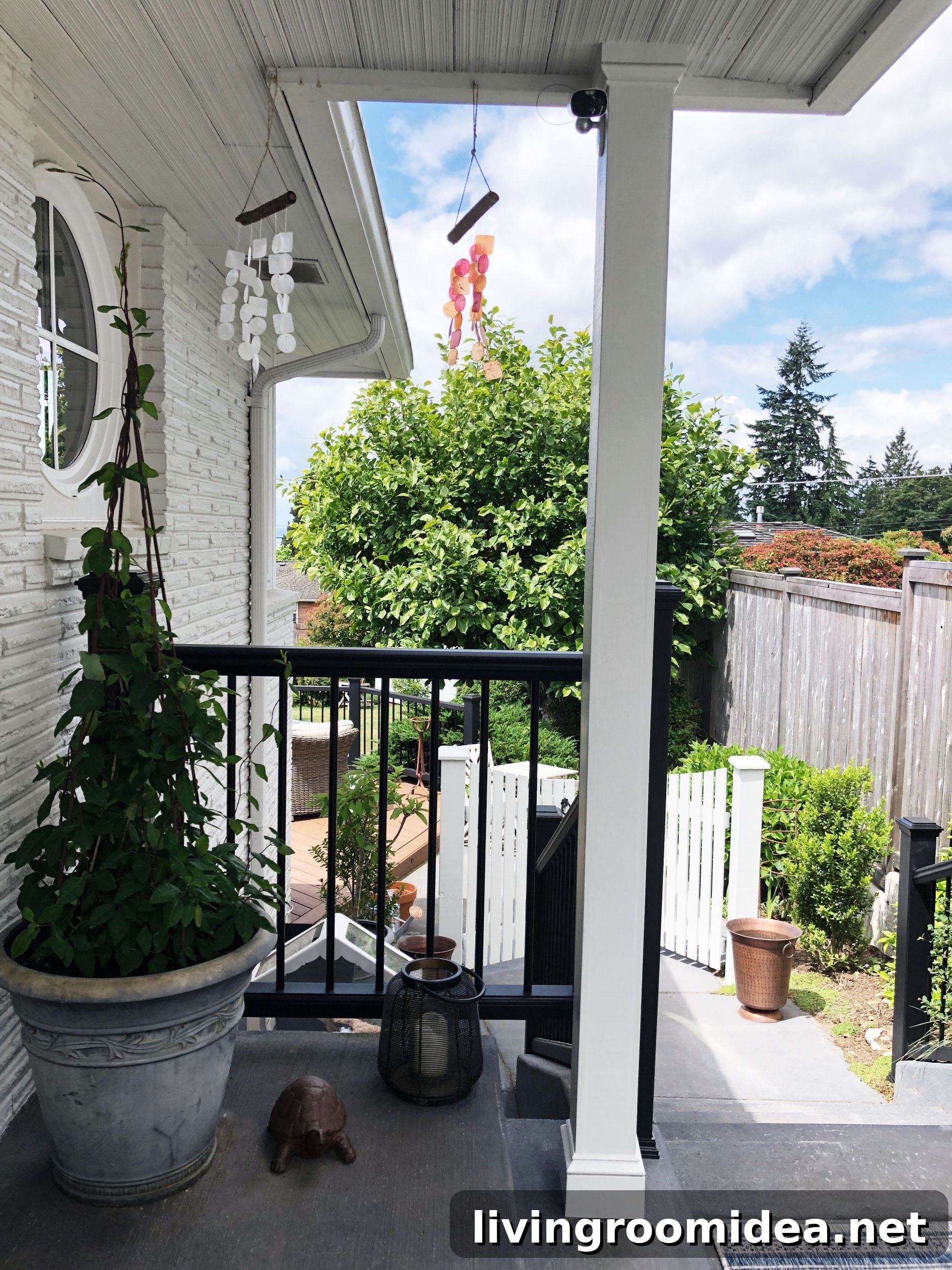 wind chimes on porch