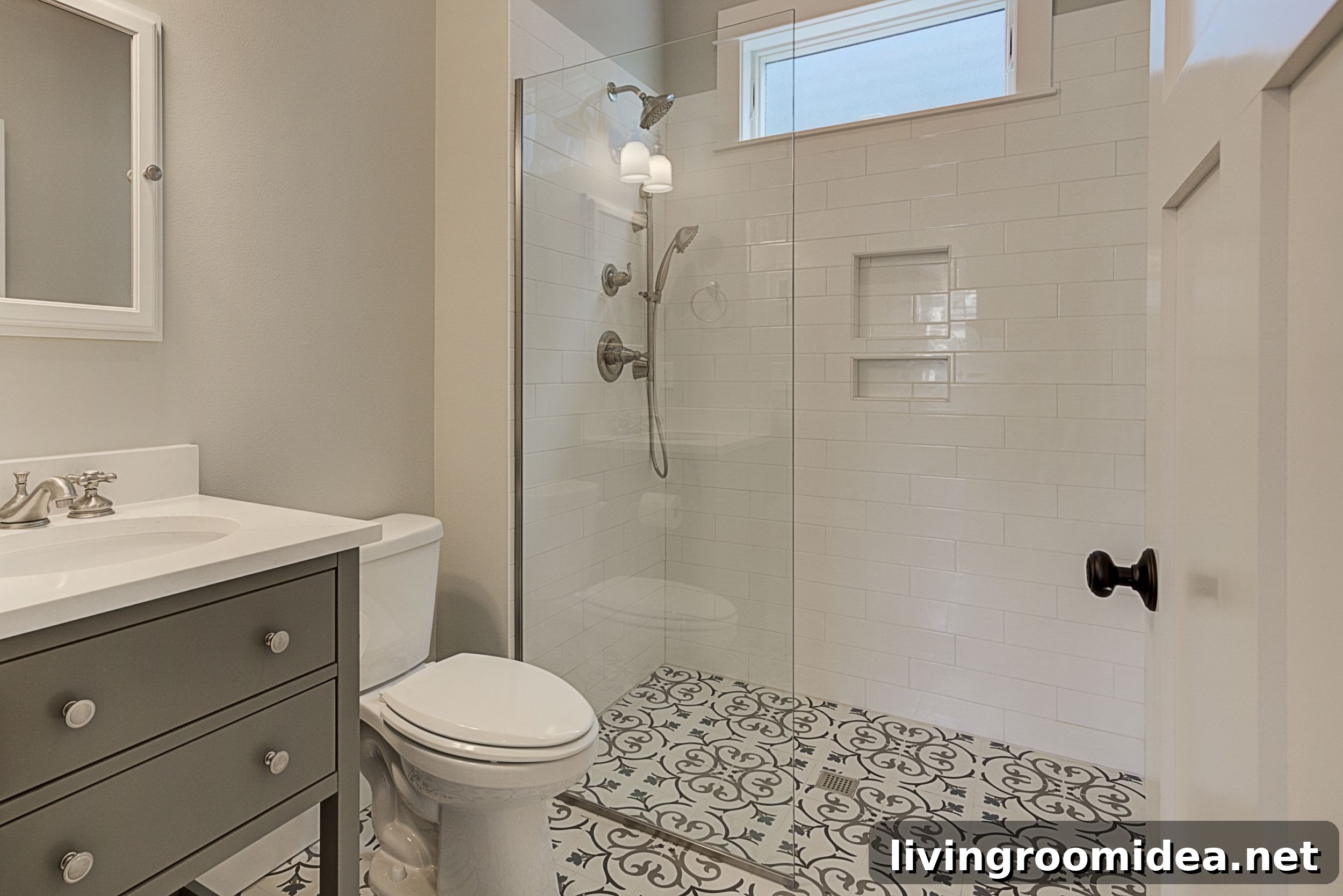 Inside a Dream Beach House in Seabrook: Coastal Tour and Design Tips 22 Coastal style bathroom