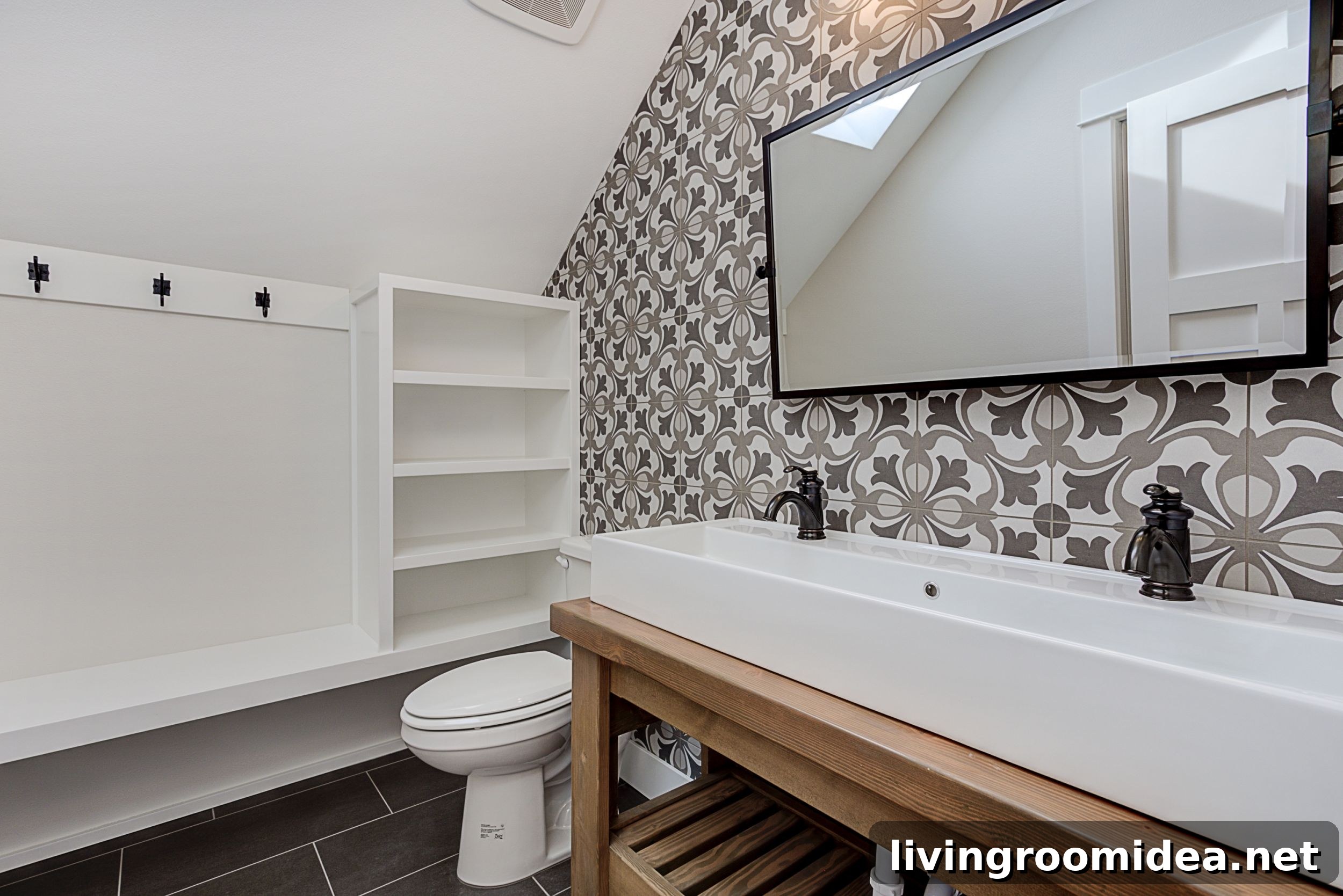 Inside a Dream Beach House in Seabrook: Coastal Home Tour 45 Beach house bathroom
