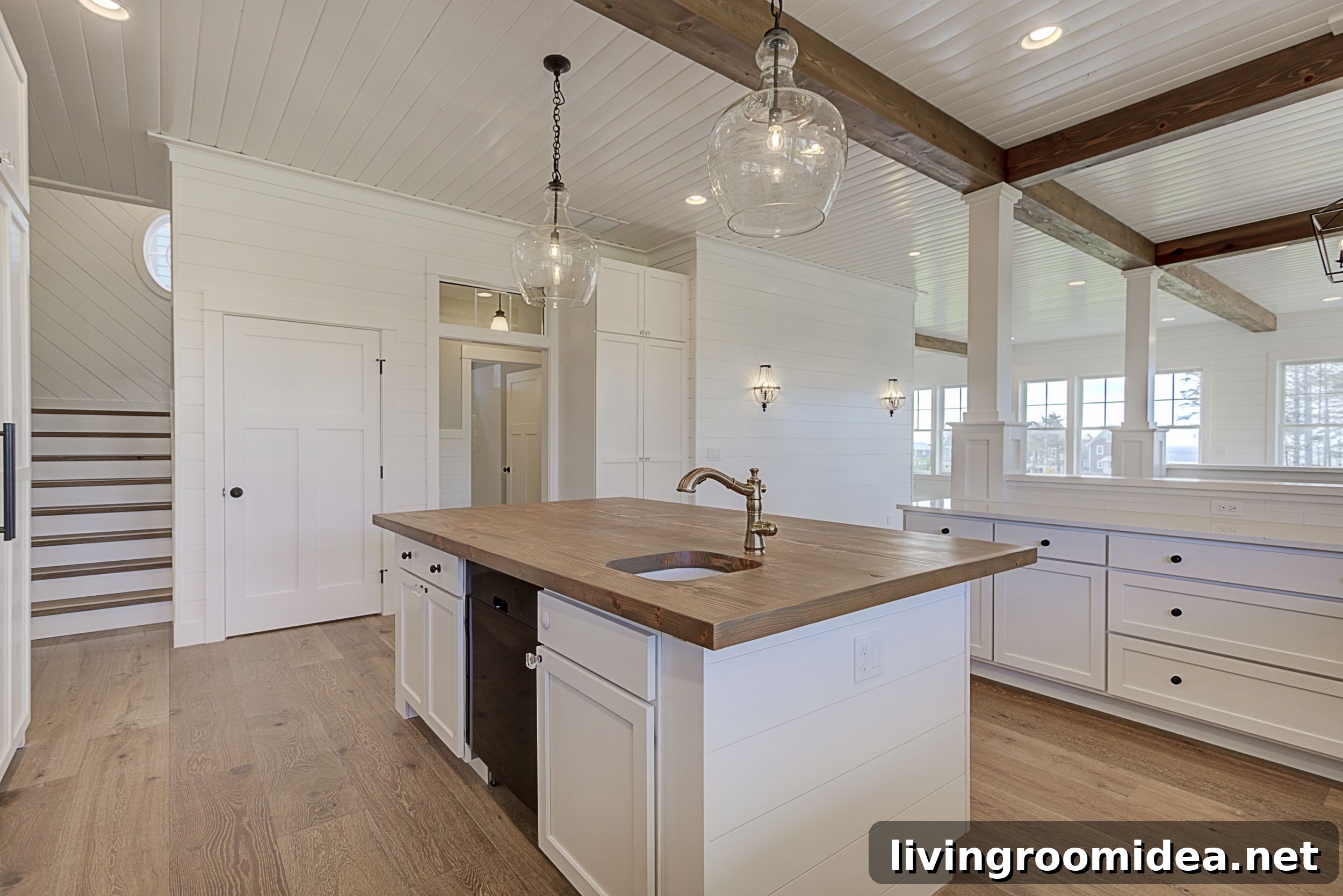 Inside a Dream Beach House in Seabrook: Coastal Tour and Design Tips 8 Beautiful beach house tour Seabrook Modern Coastal Style