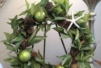 Holiday Wreath Before and After: Festive Decoration Ideas