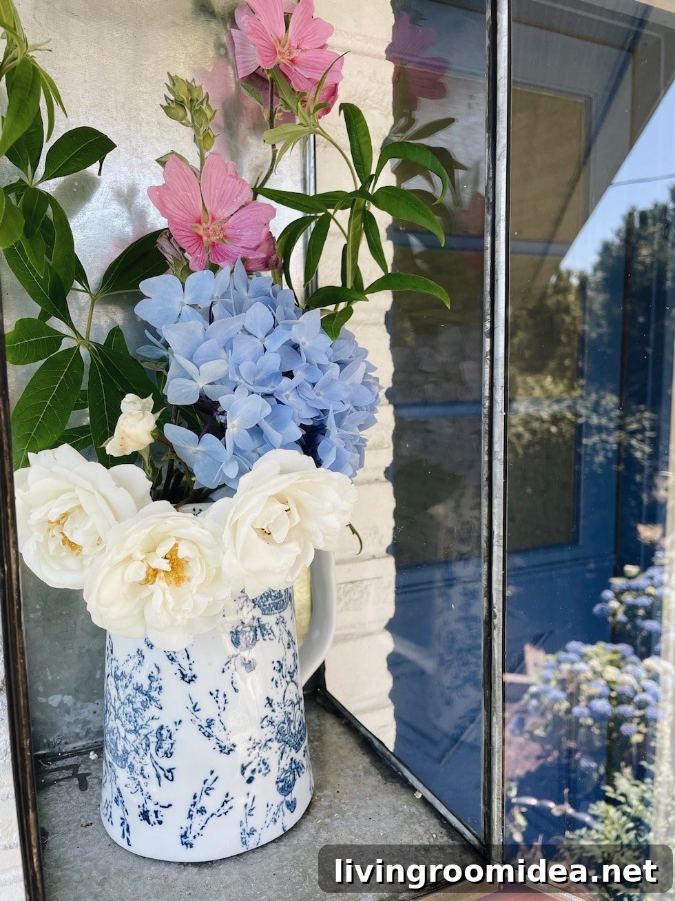 Summer Lantern Bouquet Ideas for Bright Outdoor Decor 4 img 136158 3 1
