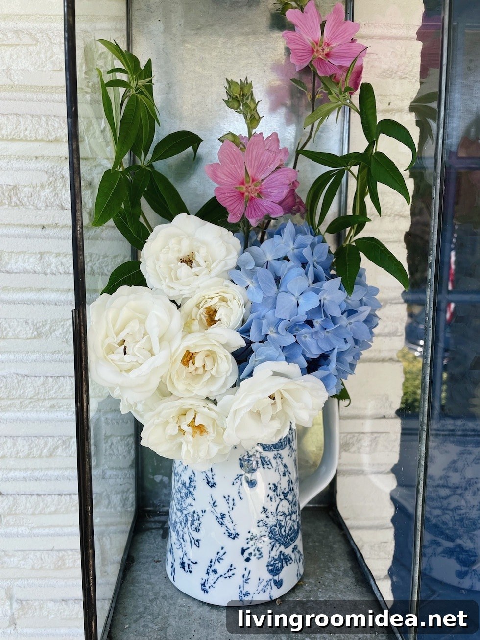 Summer Lantern Bouquet Ideas for Bright Outdoor Decor 7 img 136158 6 1