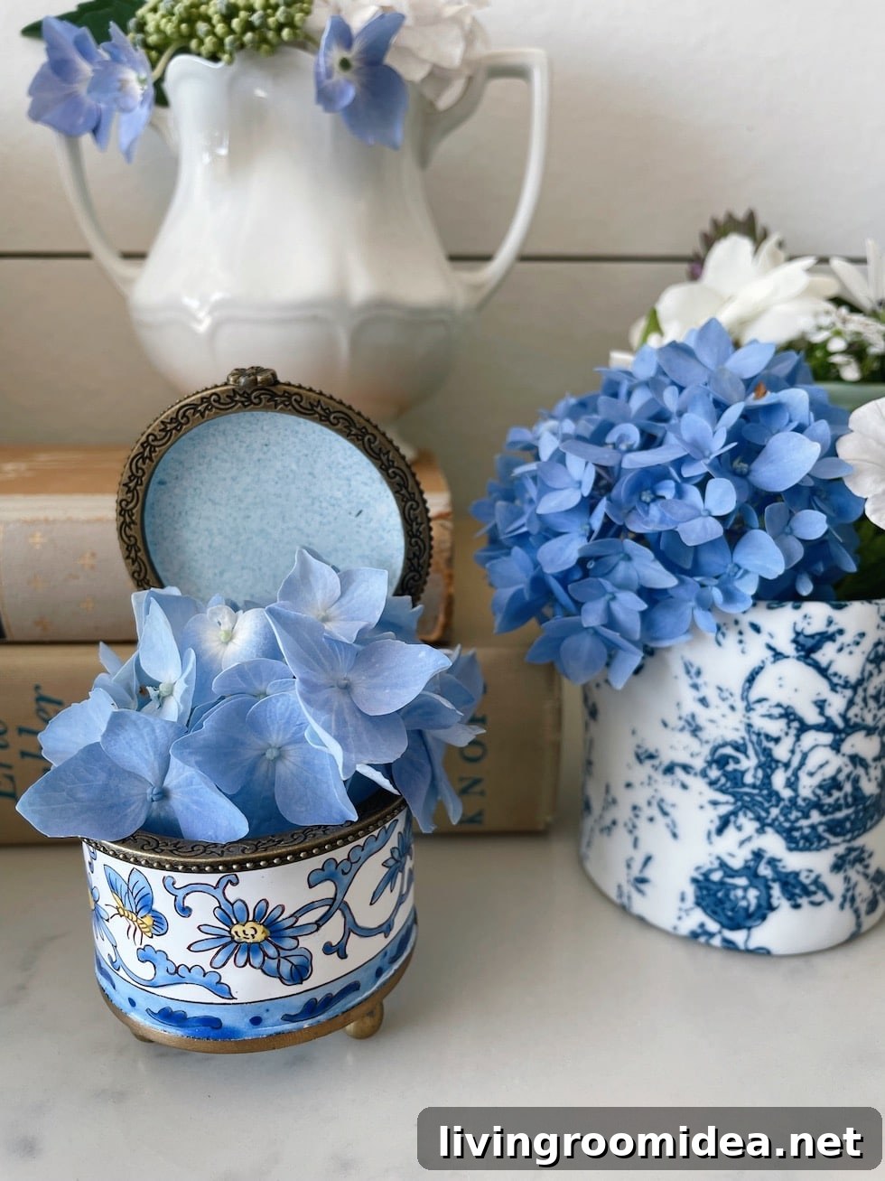 Charming Tiny Bouquets for Small Repurposed Vases 13 small bouquet