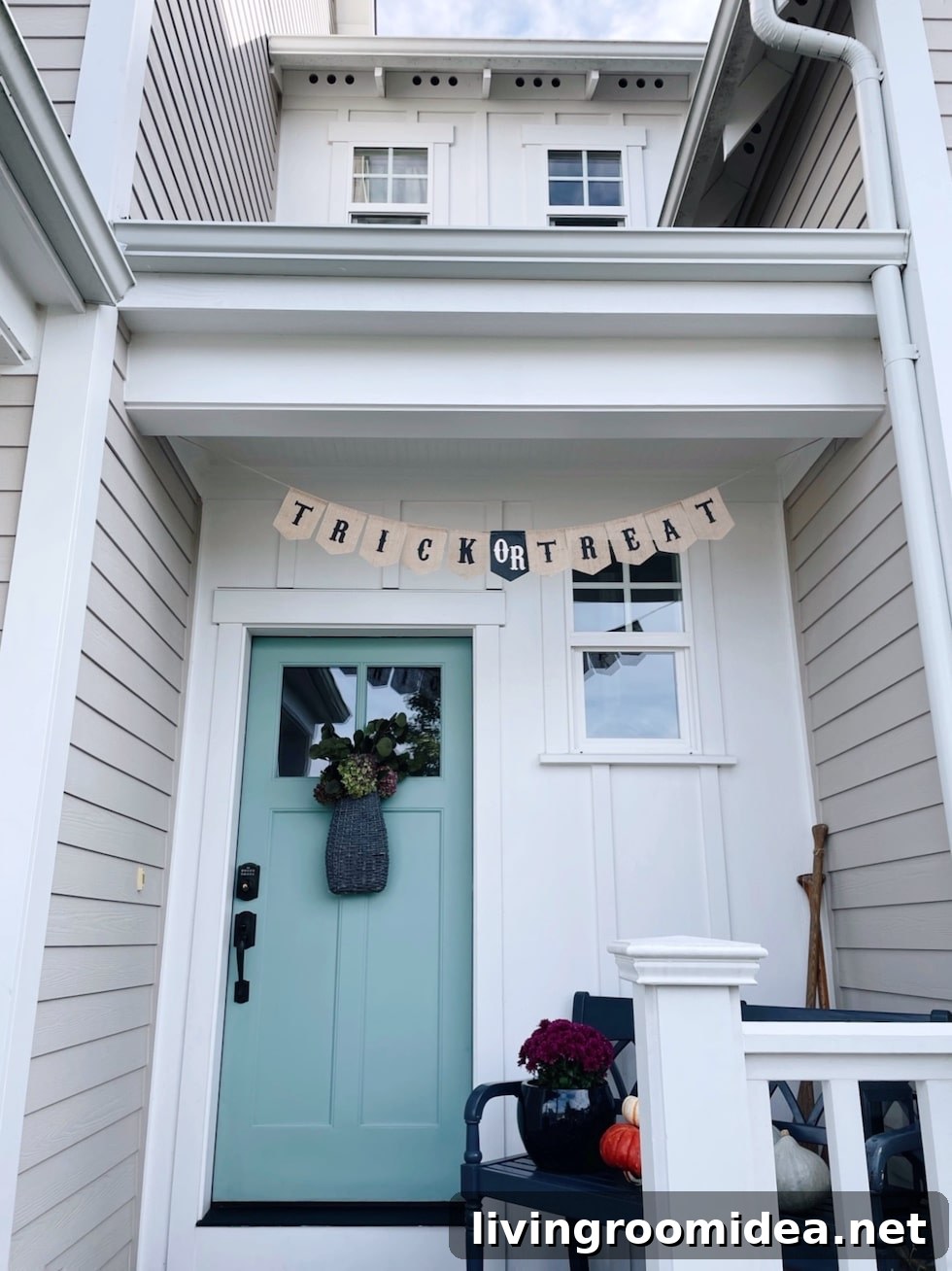 Small-Space Halloween Porch Ideas and Seasonal Decorating Tips 2 img 138380 1
