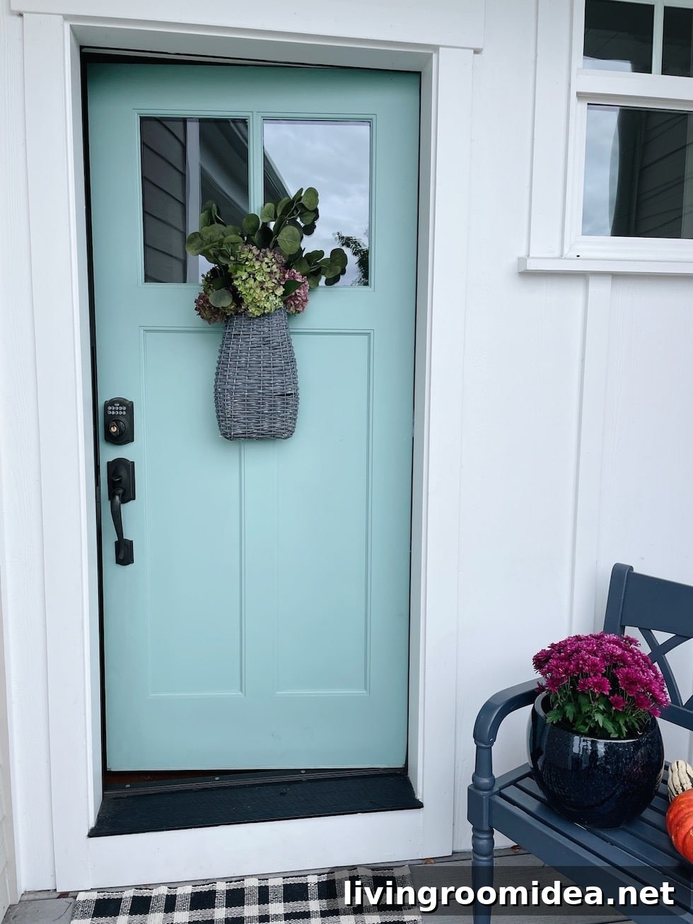 Small-Space Halloween Porch Ideas and Seasonal Decorating Tips 9 img 138380 8