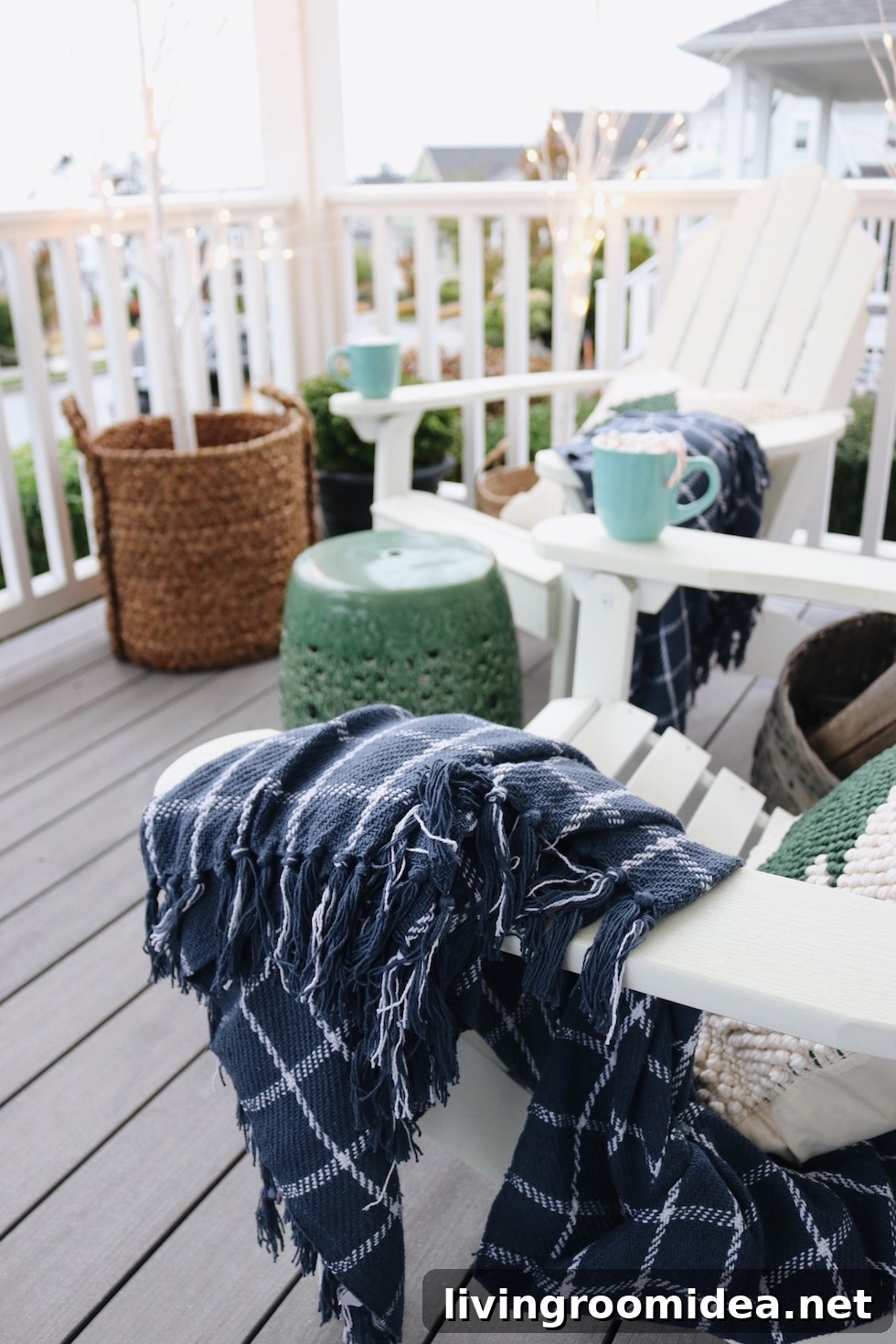 Cozy Winter Front Porch Ideas and Stress-Free Christmas Decorating Method 5 img 138681 4 2