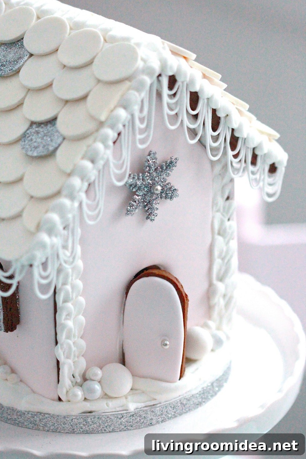 Gorgeous Gingerbread House Ideas and Fun Family Activity 19 img 140032 18