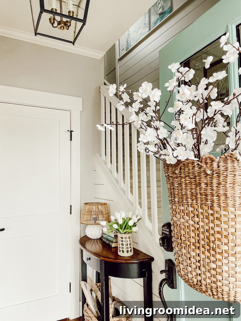 small entry spring decor ideas