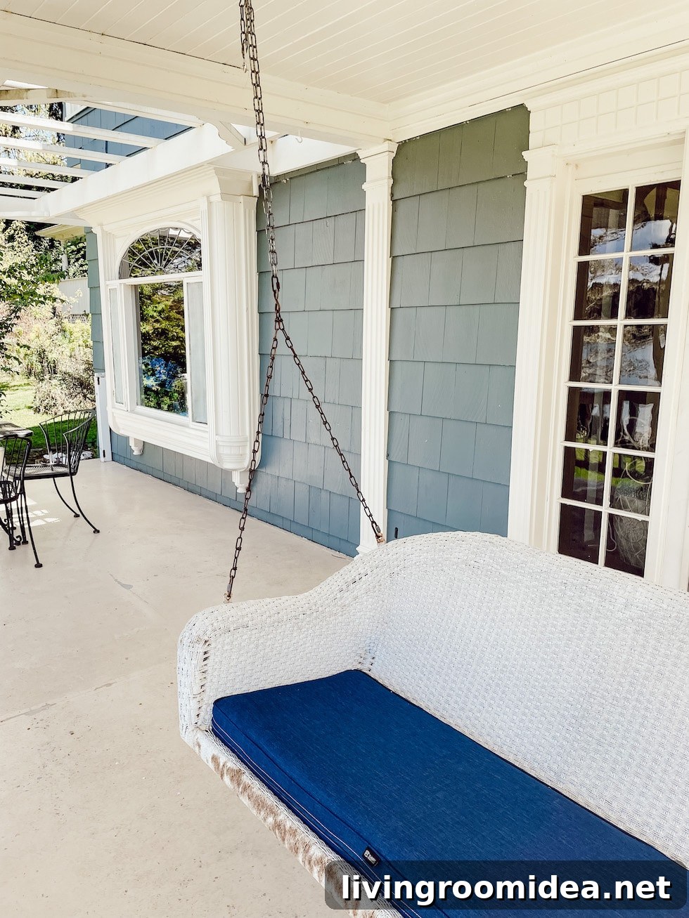 Coastal Beachfront House Tour: How to Recreate the Look 12 img 143656 12 1