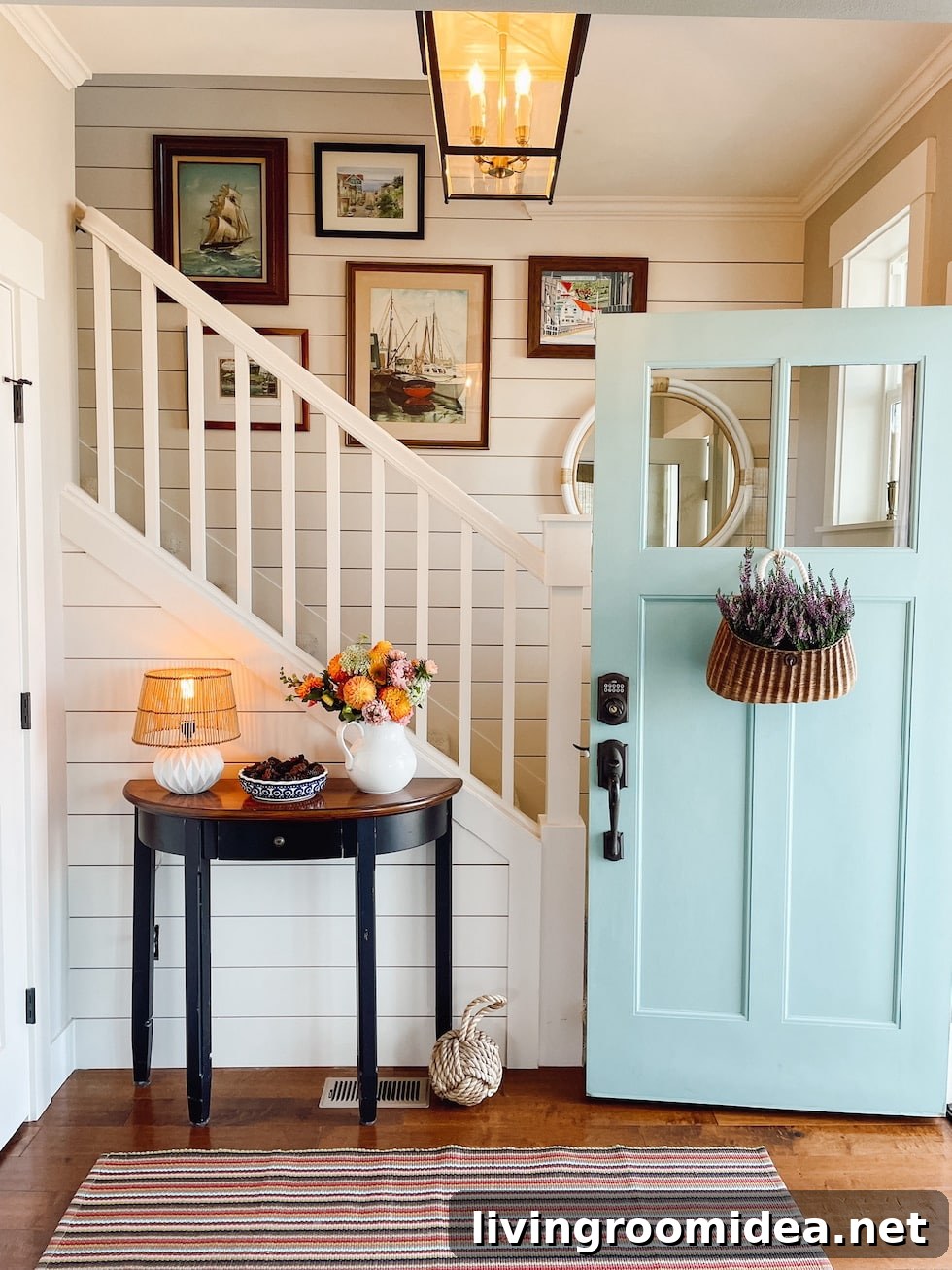 13 Cozy Fall Entryway Decor Ideas to Make Guests Feel Welcome 13 Small Entry - cozy and welcoming for fall