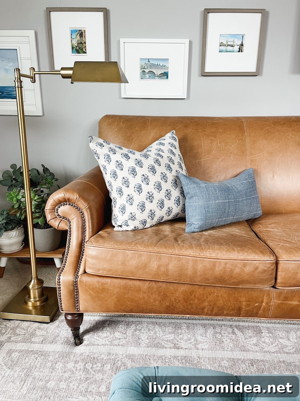 How to Choose Decorative Pillows That Match: 5 Styling & Savings Tips 9 How to choose Pillow patterns for the sofa