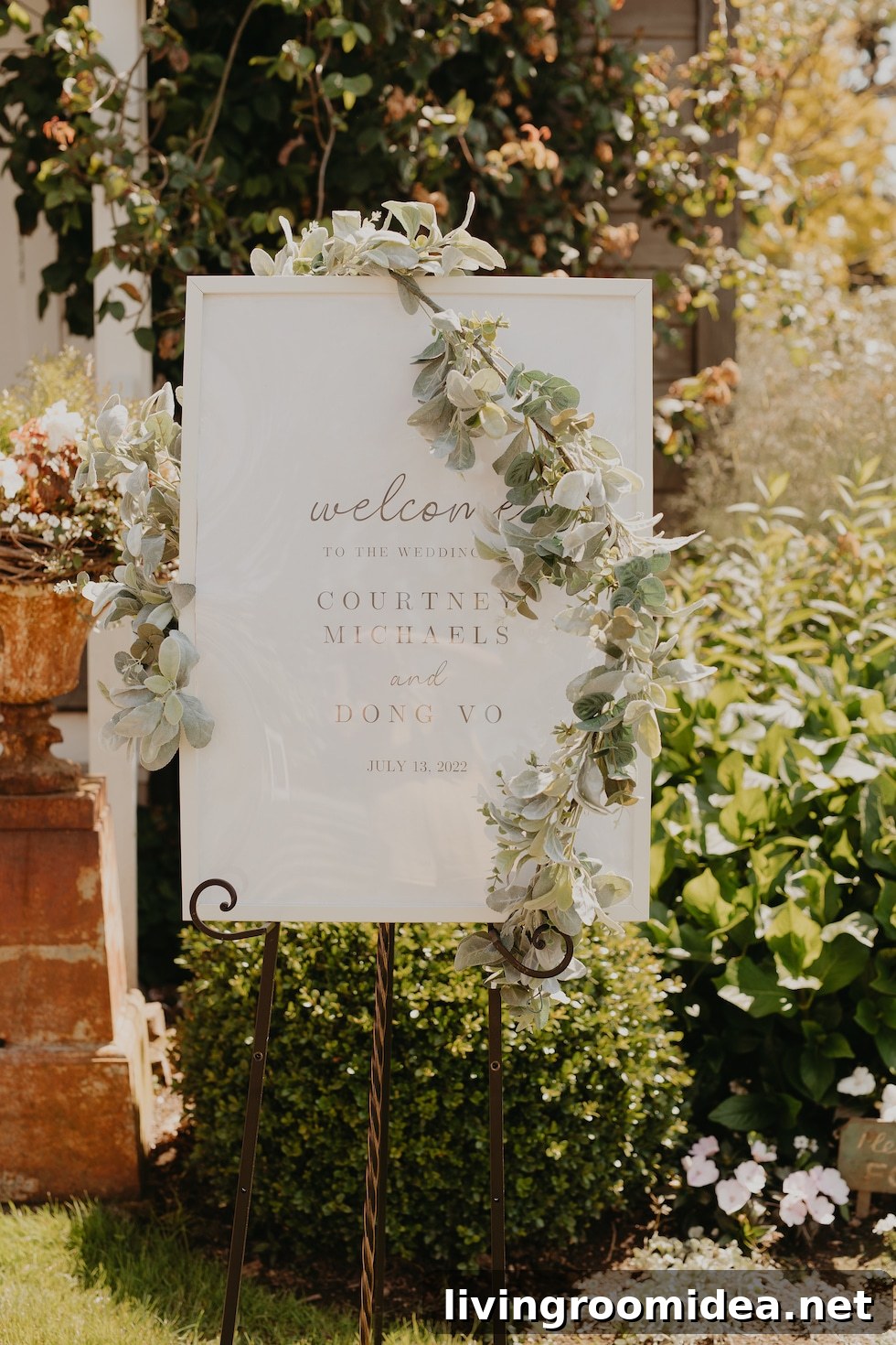 Welcome sign -- tips and sources for a beautiful wedding on a budget