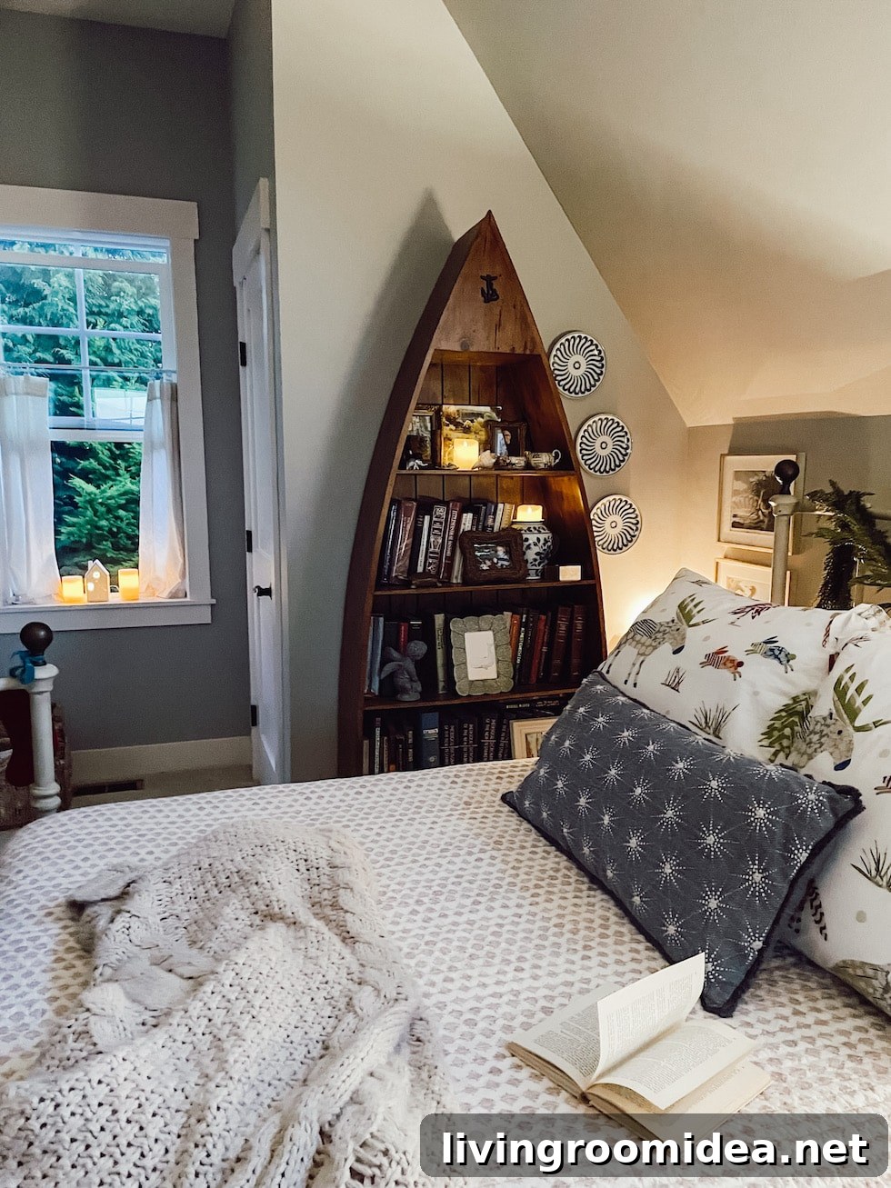 Small cozy guest bed in the snug