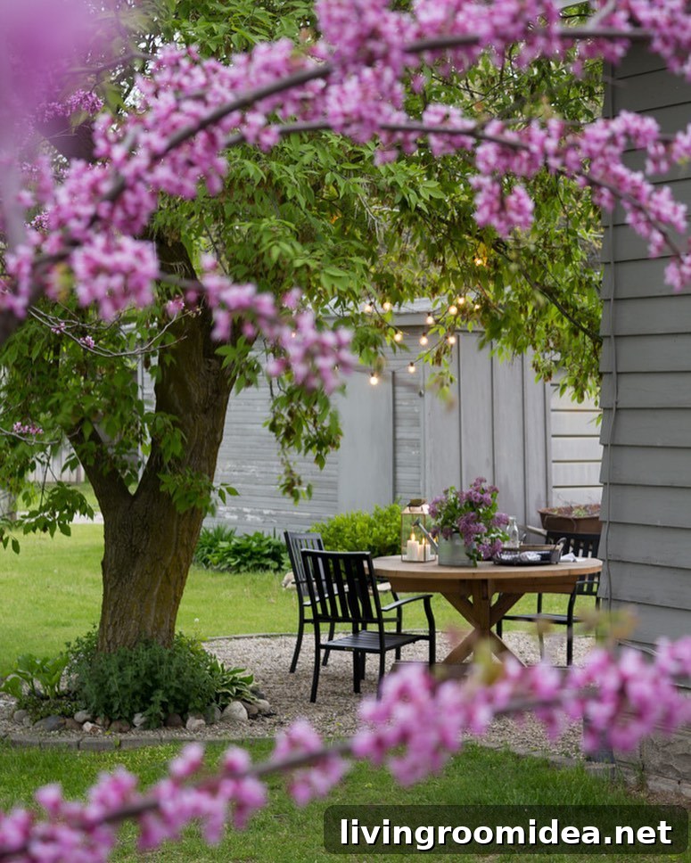 5 Inviting Outdoor Spaces for Relaxing Sunday Strolls and Scrolls 2 Come see these inviting outdoor spaces in today's strolls and scrolls inspiration posts!