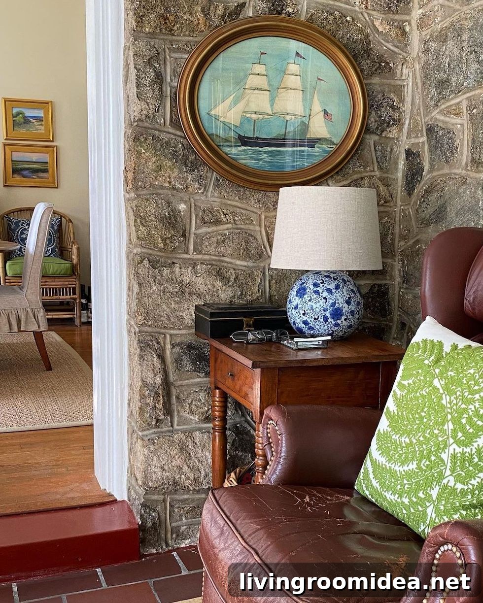 10 Creative Ways to Add Green Accents to Your Home Decor 7 Get inspired by decorating with green accents. Today's Strolls and Scrolls features lovely homes with touches of green.