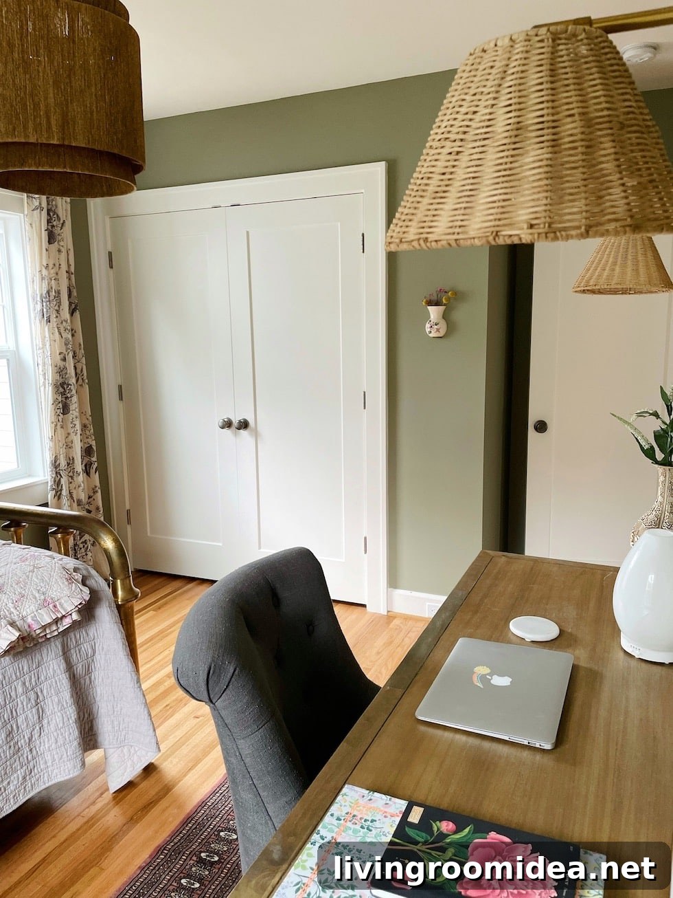 Small home office in guest room