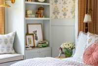 5 Charming Wallpapered Rooms for Cozy Sunday Strolls and Scrolls