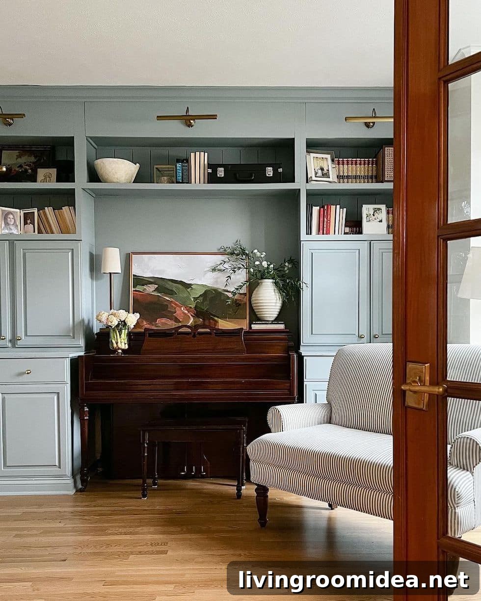 Featuring cozy book nooks and bookshelves in today's Strolls + Scrolls inspiration post!