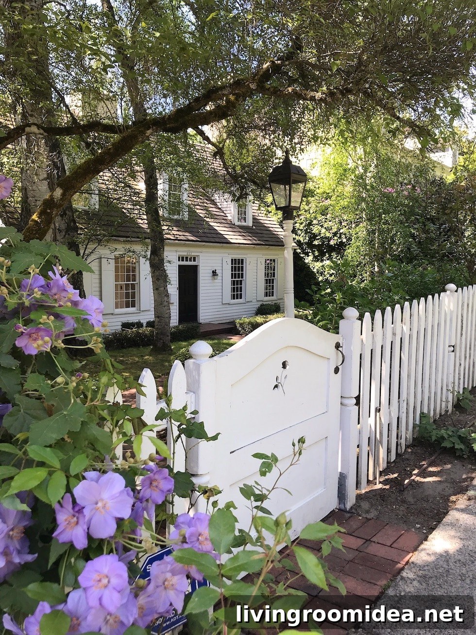 Charming Cottage Gates with Decorative Cutout Designs 2 Cottage gates with cutout design inspiration (photo by Melissa Michaels of The Inspired Room).